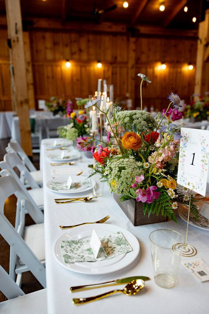 Pandora's Posies florist decor for wedding reception at Faithbrooke Farm and Vineyards