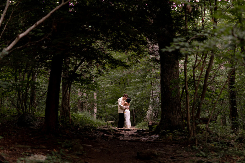 Bride and groom doing their engagement session photos in Shenandoah Virginia with Victoria V Photography. Shenandoah engagement session The best Shenandoah photographer. Shenandoah wedding photographer. Shenandoah elopement photographer. Shenandoah engagement photographer.