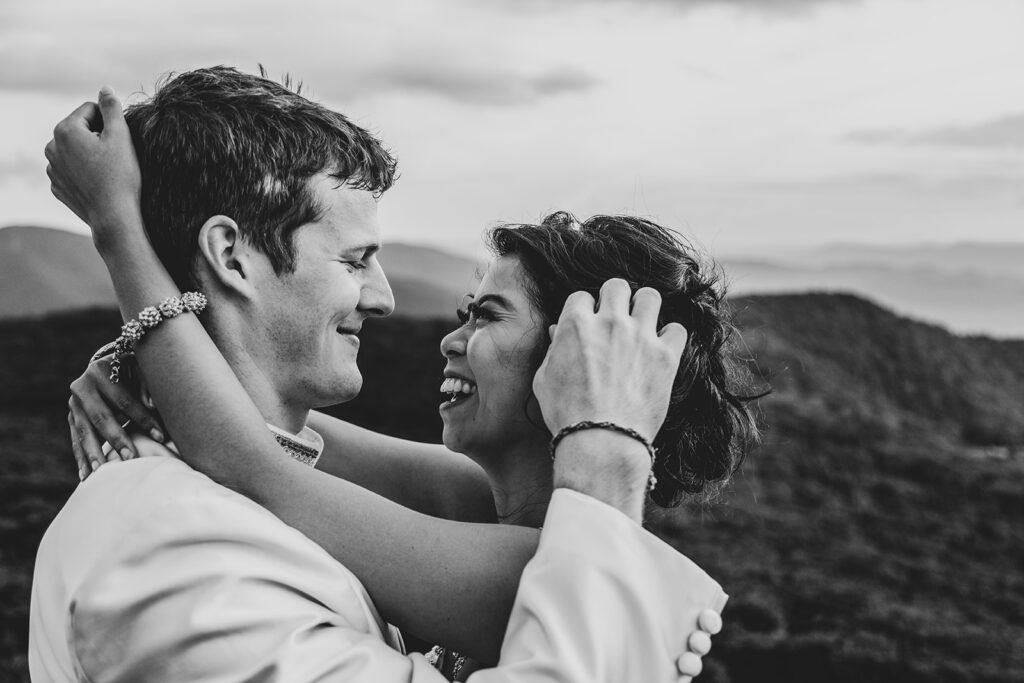 Bride and groom doing their engagement session photos in Shenandoah Virginia with Victoria V Photography. Shenandoah engagement session The best Shenandoah photographer. Shenandoah wedding photographer. Shenandoah elopement photographer. Shenandoah engagement photographer.