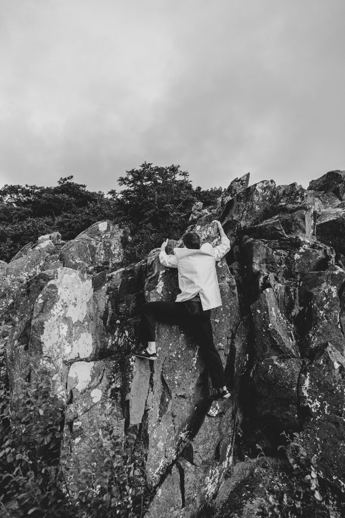 Bride and groom doing their engagement session photos in Shenandoah Virginia with Victoria V Photography. Shenandoah engagement session The best Shenandoah photographer. Shenandoah wedding photographer. Shenandoah elopement photographer. Shenandoah engagement photographer.