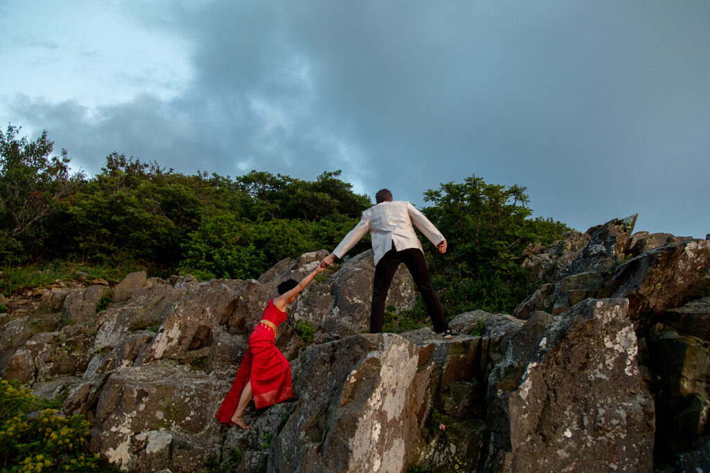 Bride and groom doing their engagement session photos in Shenandoah Virginia with Victoria V Photography. Shenandoah engagement session The best Shenandoah photographer. Shenandoah wedding photographer. Shenandoah elopement photographer. Shenandoah engagement photographer.