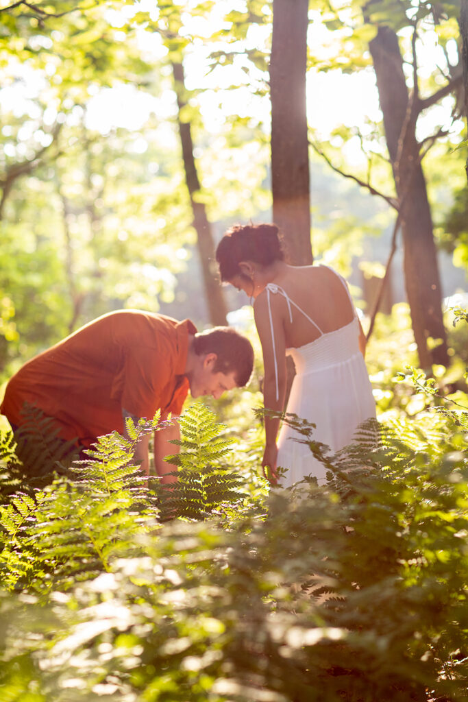 Bride and groom doing their engagement session photos in Shenandoah Virginia with Victoria V Photography. Shenandoah engagement session The best Shenandoah photographer. Shenandoah wedding photographer. Shenandoah elopement photographer. Shenandoah engagement photographer.