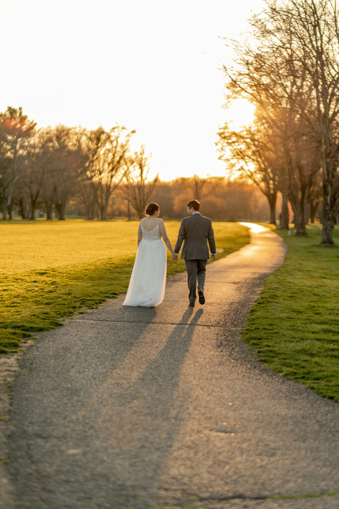 Golden hour wedding photos at The Woodlands at Algonkian golf course