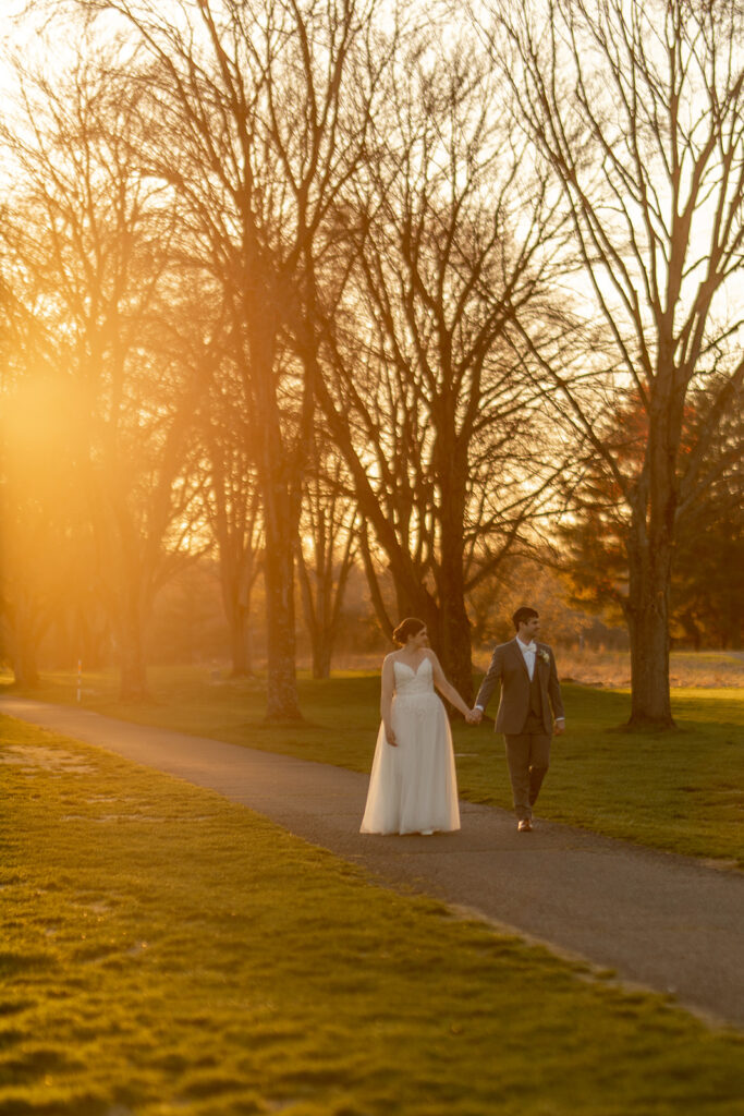 Golden hour wedding photos at The Woodlands at Algonkian golf course