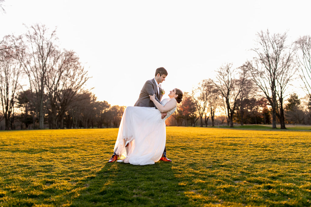 Golden hour wedding photos at The Woodlands at Algonkian golf course