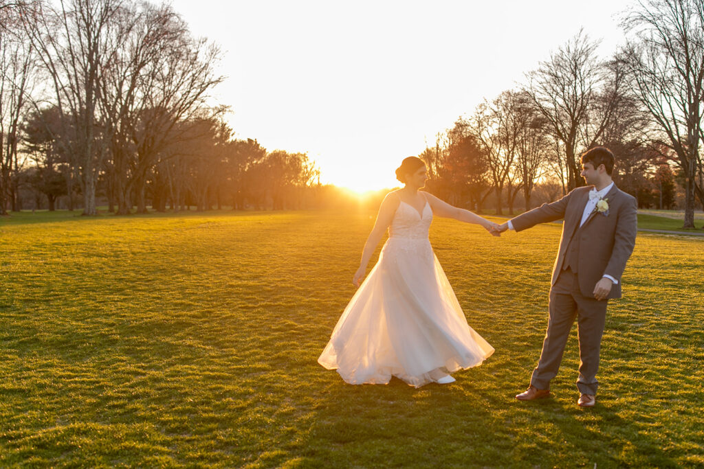 Golden hour wedding photos at The Woodlands at Algonkian golf course