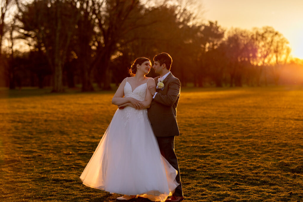 Golden hour wedding photos at The Woodlands at Algonkian golf course