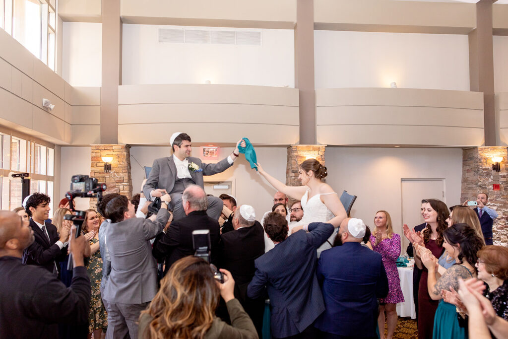 Jewish wedding reception dancing at The Woodlands at Algonkian