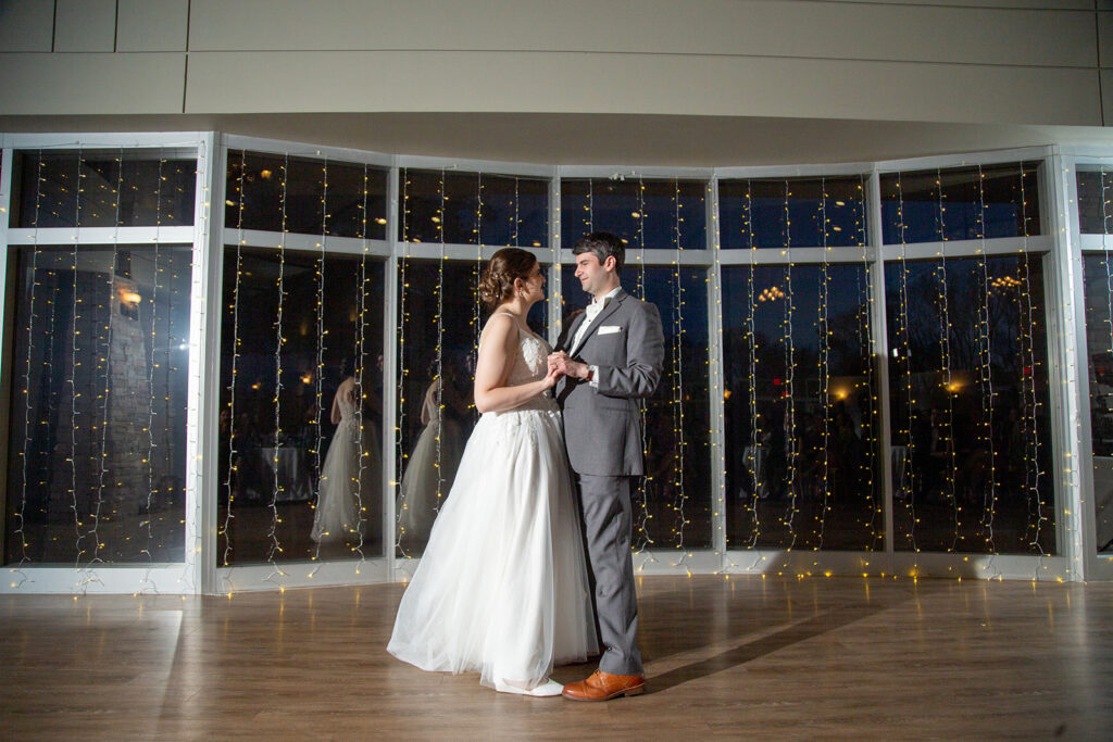 Lively wedding reception at The Woodlands at Algonkian in Northern Virginia
