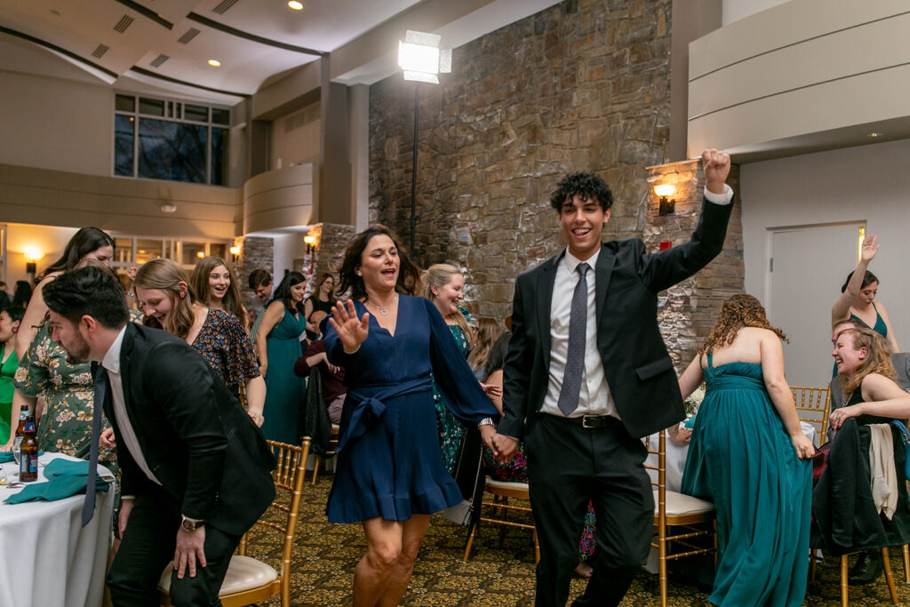 Lively wedding reception at The Woodlands at Algonkian in Northern Virginia